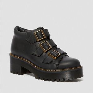 Dr martens Coppola women 5 in black. Boots. Side buckles.
